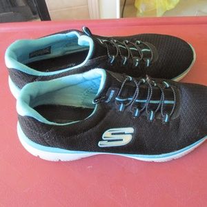 Women's Skechers Size 9
